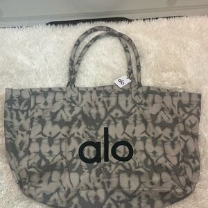 ALO Yoga Gray Geometric Tote Bag